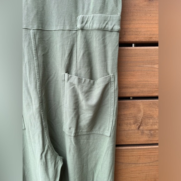 NWT Bobi Los Angeles short sleeve button front jogger jumpsuit, green, Small - Picture 7 of 11